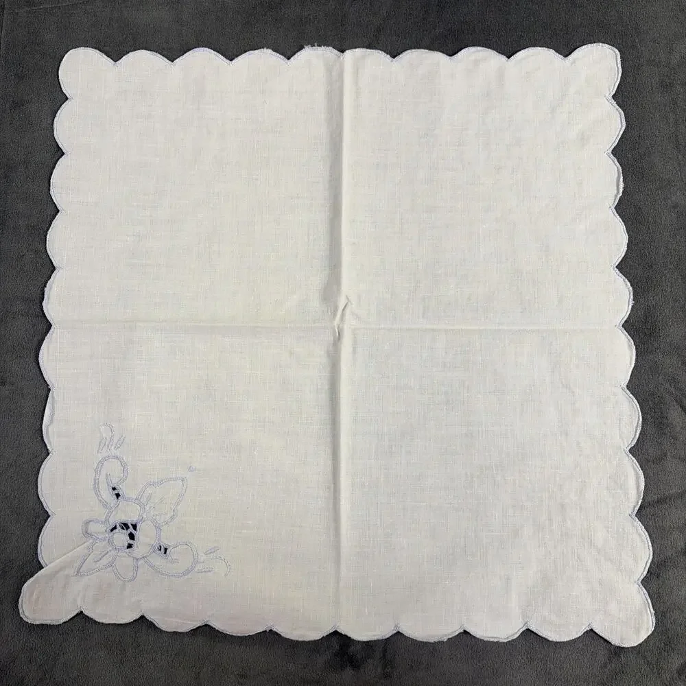 Vintage Cloth Napkins White/Blue Floral Corner Embroidery Scalloped Edge (8)